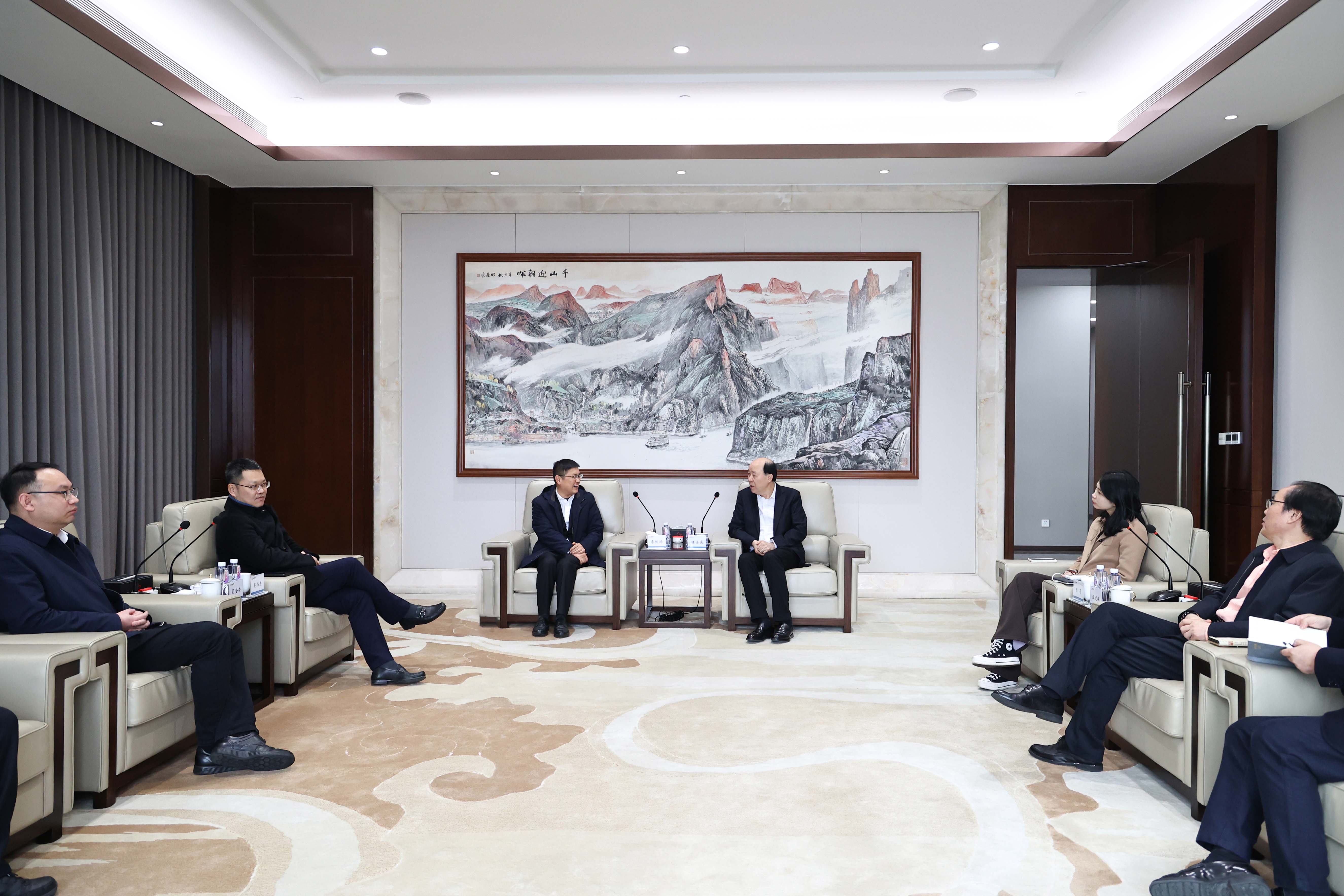 黄冈港区党工委书记李陈源莅临3377体育全网调研-网站新闻