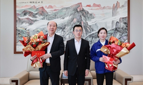 致敬劳动者丨桐乡市委书记于会游“五一”前走访慰问3377体育全网劳模！